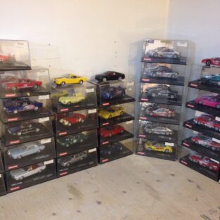 Used 1-32 scale slot cars - view 2
